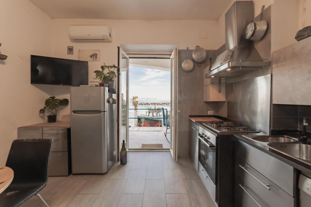 Marevestrum - Incantevole Casa Con Accesso Diretto In Spiaggia Bacoli Ngoại thất bức ảnh